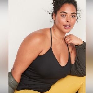 NWT! Black PowerSoft Strappy Shelf-Bra Tank Top - Size Medium 🤎